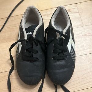 Kids Diadora soccer cleats